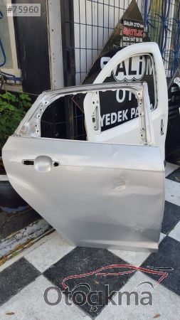 ford focus sağ arka çıkma kapı