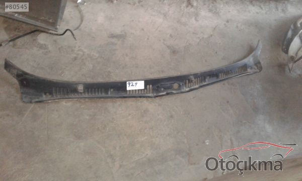 Mazda 929 ön cam ızgarası