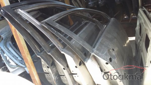 TOYOTA ÇIKMA SAĞ ÖN KAPI LAR