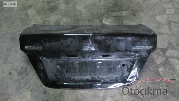 mitsubishi attrage bagaj kapısı