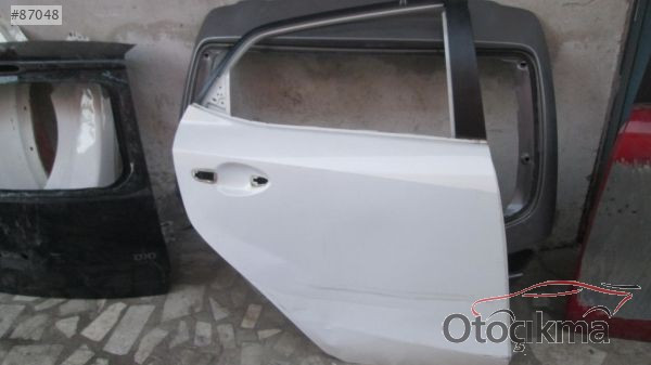mazda 2 kapı