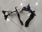 BMW 5 G30 Sağ Sol Far Alt Braketi Sıfır 51647383857 47383858