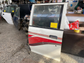 MİTSUBİSHİ L200 SOL ARKA KAPI DÖŞEMESİ 1998-2005 MODEL ORJİN
