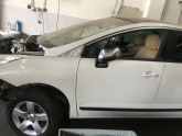 Peugeot 508 beyaz renk sol ön kapı
