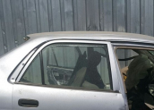 99-2001 çıkma toyota corolla sağ arka kapı camı