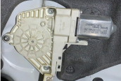 AUDİ A6 09-11 CAM MOTORU SAĞ ARKA 8K0959812B
