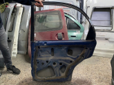 MAZDA 121 SAĞ ARKA KAPI CAM KRİKOSU ORJİNAL ÇIKMA TEMİZ ÜRÜN