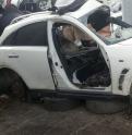 İNFİNİTİ FX35 HATASIZ SAĞ YAN PANEL.
