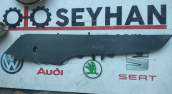 5E1863046 skoda octavia orta konsol kaplaması sağ