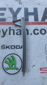 toyota corolla e180 sağ ön kapı cam kızağı