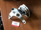 DACİA DUSTER 1.5 MOTOR KULAĞI 112849221R