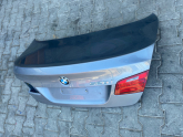 BMW F10 5SERİSİ ÇIKMA ORJİNAL BAGAJ KAPAĞI METALİK GRİ