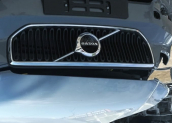 2019 VOLVO XC40 ORİJİNAL ÖN PANJUR.