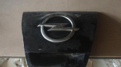 Opel corsa bagaj açma düğmesi