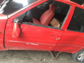 Peugeot 106 sol ön kapı kırmızı renk