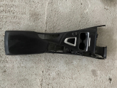 BMW F30 3SERİSİ 2012-20 ÇIKMA ORJİNAL ORTA KONSOL SİYAH