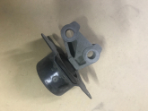 Opel Corsa C sol Motor Kulağı GM13109200