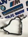 F30 318 B38 BENZİNLİ RADYATÖR SU BORUSU ÇIKMA