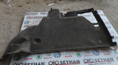 1J6867428K vw golf 4 sağ bagaj halısı