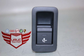8W0959511 ROMÖRK BAĞLANTI DÜĞMESİ AUDİ A3 A4 A5 A6 A7 Q3