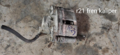 Renault 21 fren kaliperleri mevcuttur.