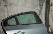 2012 çıkma volvo s60 sağ arka kapı camı