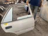TOYOTA CORONA SAĞ ARKA KAPI KELEBEK CAMI 1988-1992 MODEL