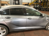 Opel İnsignia b hatasız sağ ön kapı çıkma