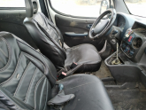 Fiat Doblo ön koltuklar mevcuttur. 2002