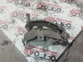 Kangoo Alt şasi montaj braketi sağ 8200587029