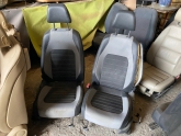 JETTA COMFORT SİYAH ÖN KOLTUKLARI