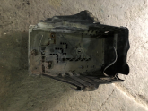 Volvo s80 cıkma akü plastiği