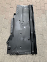 AUDİ A4 08-15 ALT TABAN KAPLAMASI SAĞ (PLASTİK) 8K0825208B