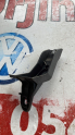 8P1863616 audi a3 sportback orta konsol sağ bağlantı braketi