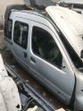 Renault kangoo çıkma sağ ön kapı dolu