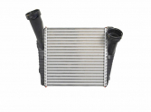 AUDİ Q7 VW TOUAREG İNTERCOOLER RADYATÖRÜ SOL 7L6145803D