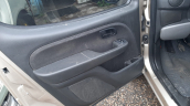 2011 fiat doblo 1.3 sökme sol ön kapı döşemesi