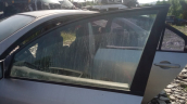 nissan primare sol ön cam