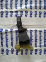 Ford Mondeo 1 silecek kolu mevcuttur.