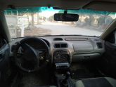 Rover 200 komple göğüslük mevcuttur.