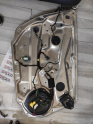 Mercedes C180 Sol Ön Cam Krikosu 938339102-938341101