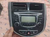 Hyundai Accent blue çıkma teyip ve çerçevesi
