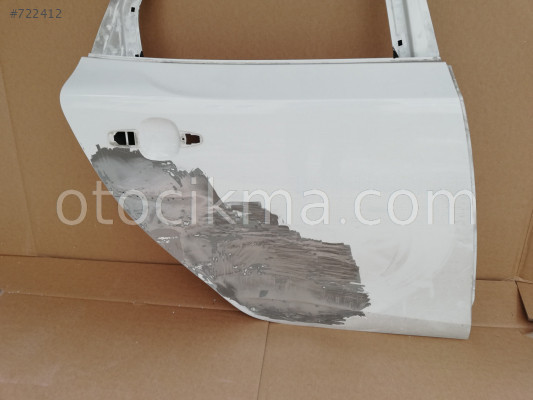 Volvo v40 sağ arka kapı çıkma yedek parça