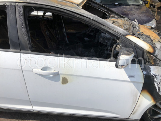 FORD FOCUS 2017 MODEL SAĞ ÖN KAPI