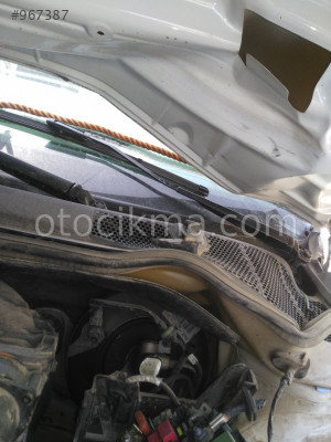 PEUGEOT 301 silecek kolu
