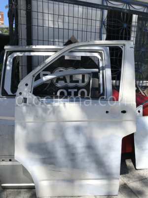 Volkswagen t5 çıkma sol ön kapı