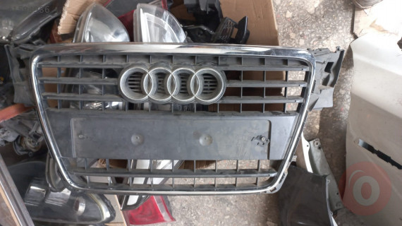 Audi a4 ön panjur çıkma orjinal