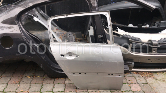 Renault megane 2 çıkma hb sağ arka kapı