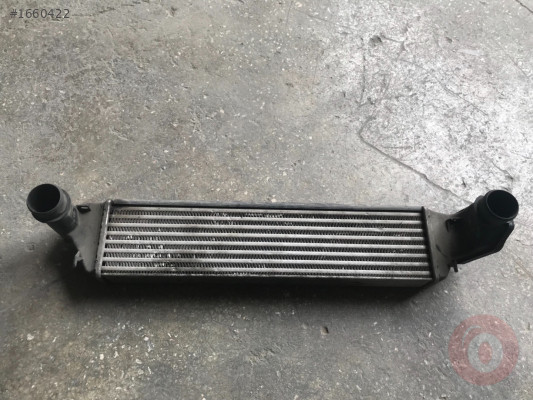 BMW e46 3.0d intercoller radyatör çıkma orjinal