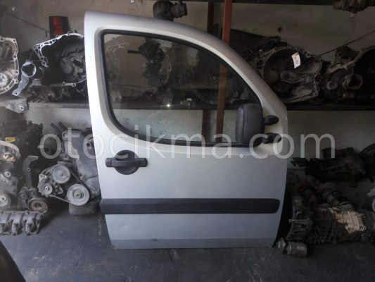 Fiat doblo çıkma sağ ön kapı dolu hatasız